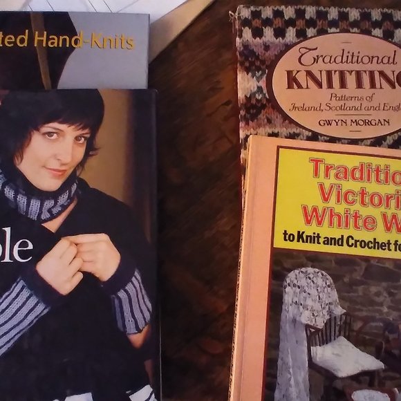 4 books KNITTING PATTERNS traditional felting victorian reversible - Picture 1 of 4
